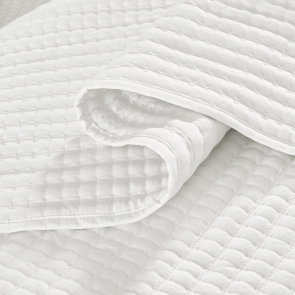 White Quilt Set Queen-3 Pieces Lightweight Bedspreads Summer Coverlet for All Season, Soft Quilt Bedding Set with 2