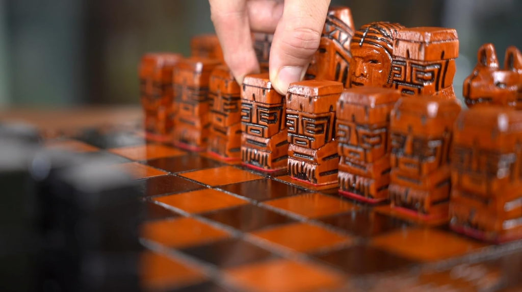 Hand Carved Luxury Chess Set Premium Oak Wood Board Decorative Artisan Pieces Set Gift Fancy Chess Set, Collectors