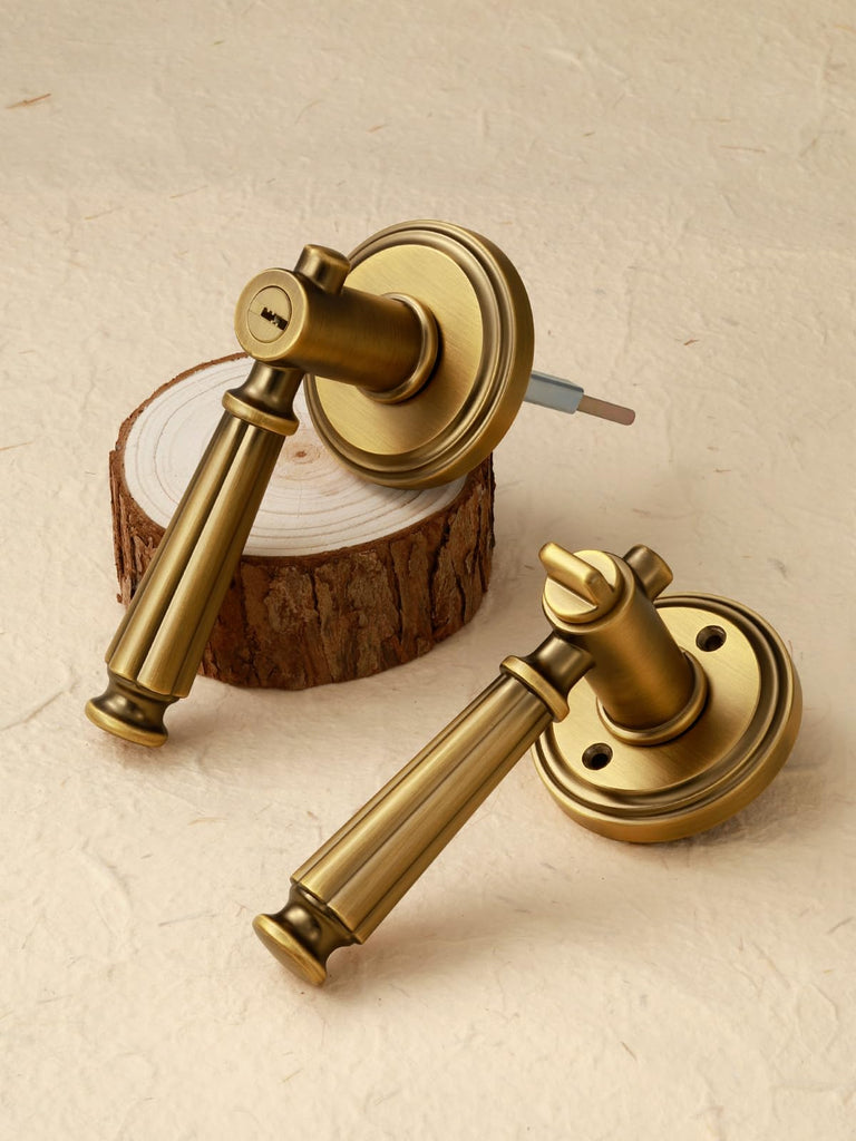 Door Handle Antique Brass Keyed Entry Door Lever, 1 Pack