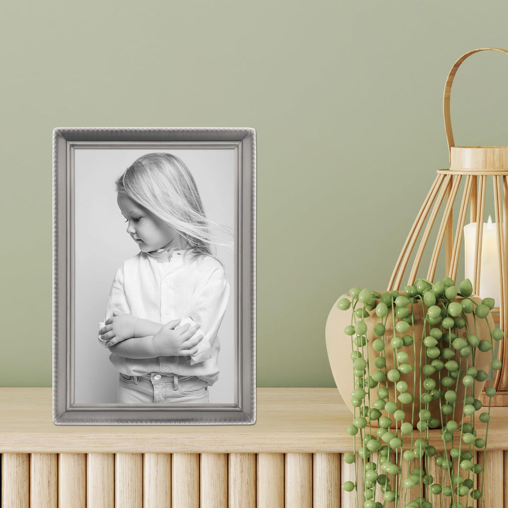 Antique Pewter 4x6 Picture Frame - Bead Border Design