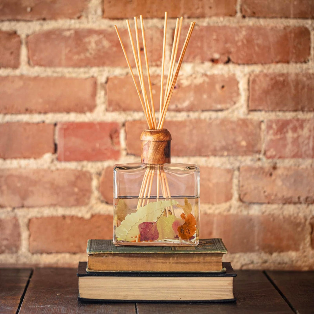 Honey Tobacco Botanical Reed Diffuser, Single Set, Square Glass Bottle 6.76 fl oz Lasts 6-12 Months Amber Oil