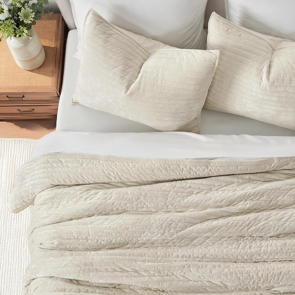 Velvet Quilt Set King, Luxurious Soft Striped Channel Bedding Set, Lightweight Velvet Comforter for All Season