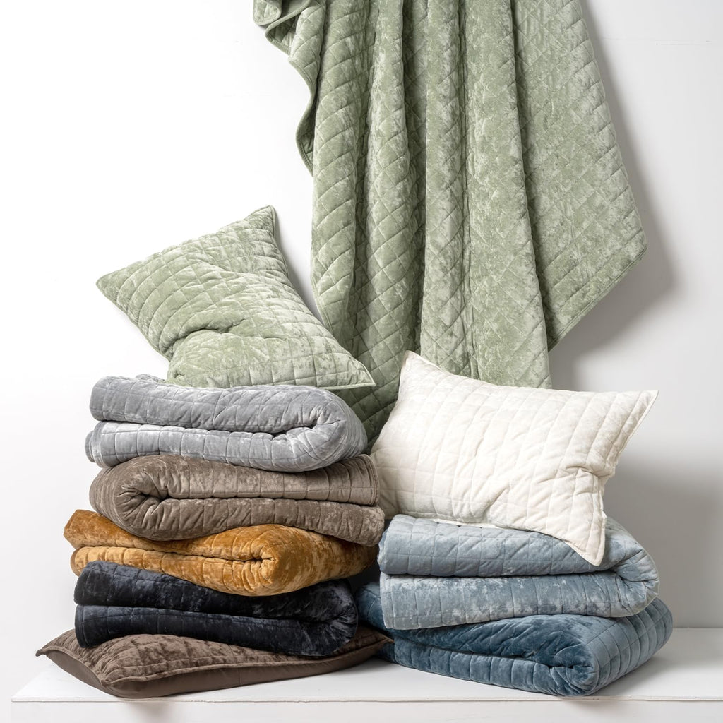 Luxury Velvet Quilt Set King Bedding Sets, Ultra Soft Velvet Comforter Set, Lightweight Channel Box Stitch Oversized