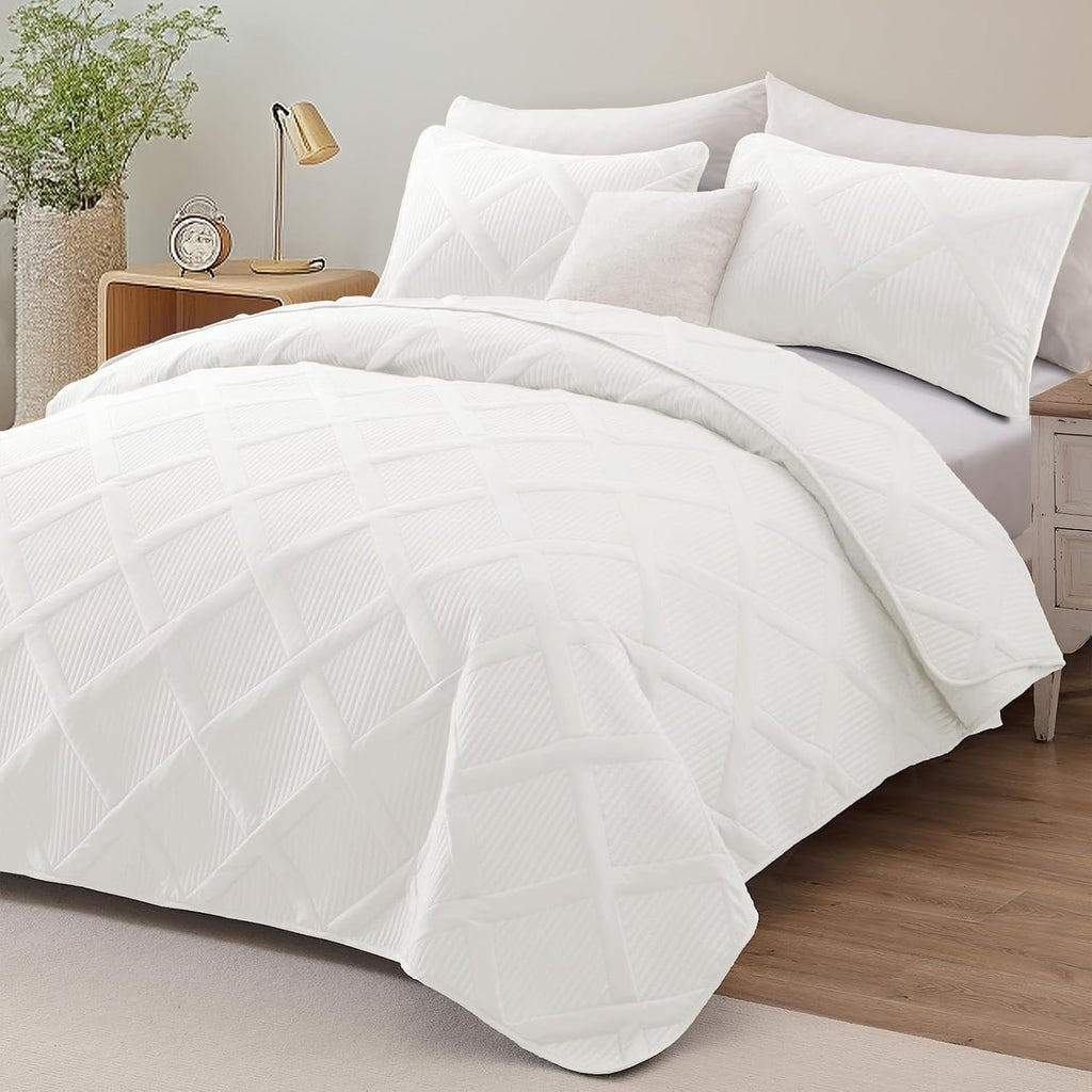 King Quilt Set- White Quilts Bedding Set with 2 Pillow Shams, Modern King Bedspread with Striped Pattern, Soft
