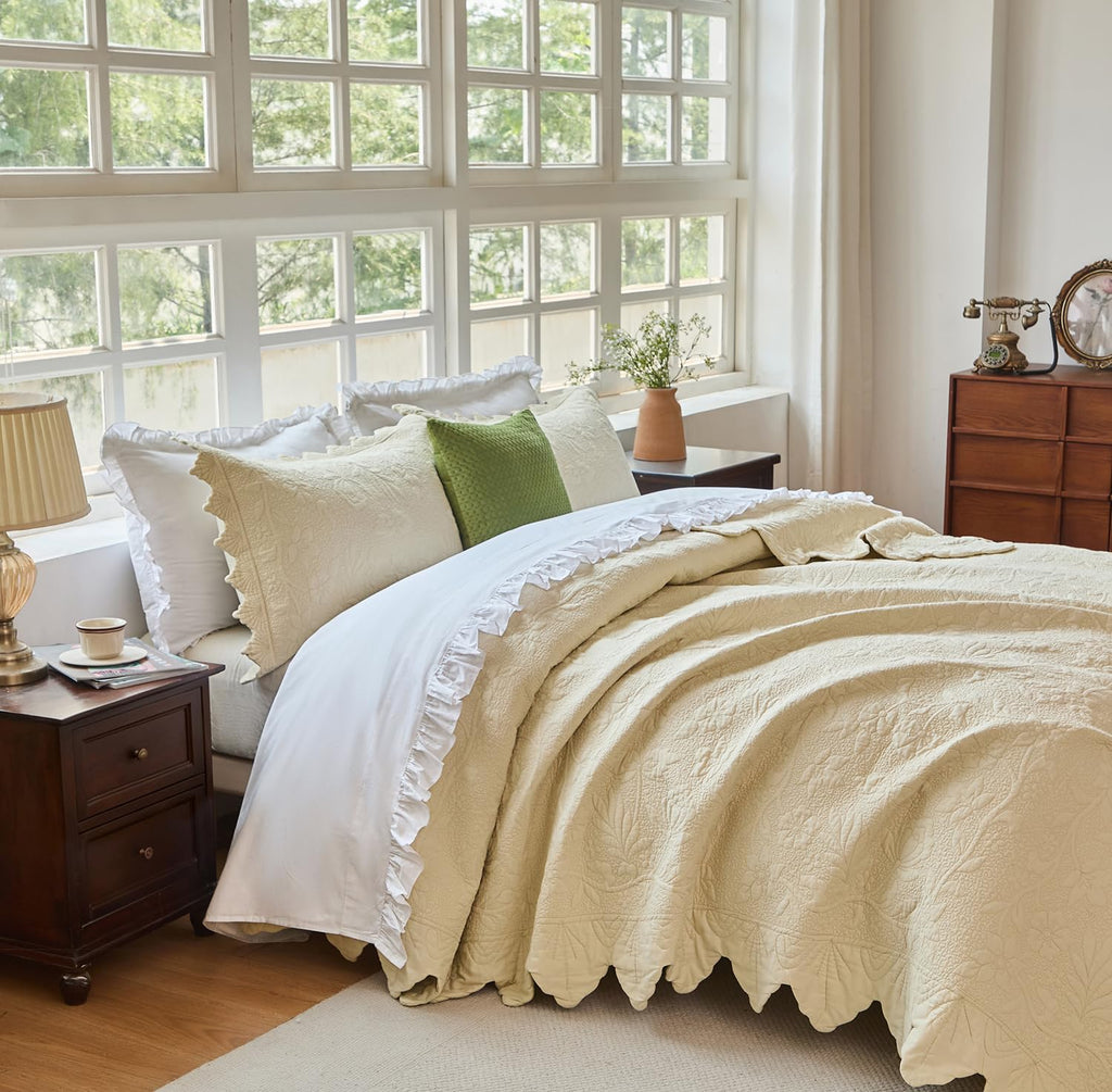 Beige Cotton Quilt Set Scalloped Matelasse Coverlet 3PC
