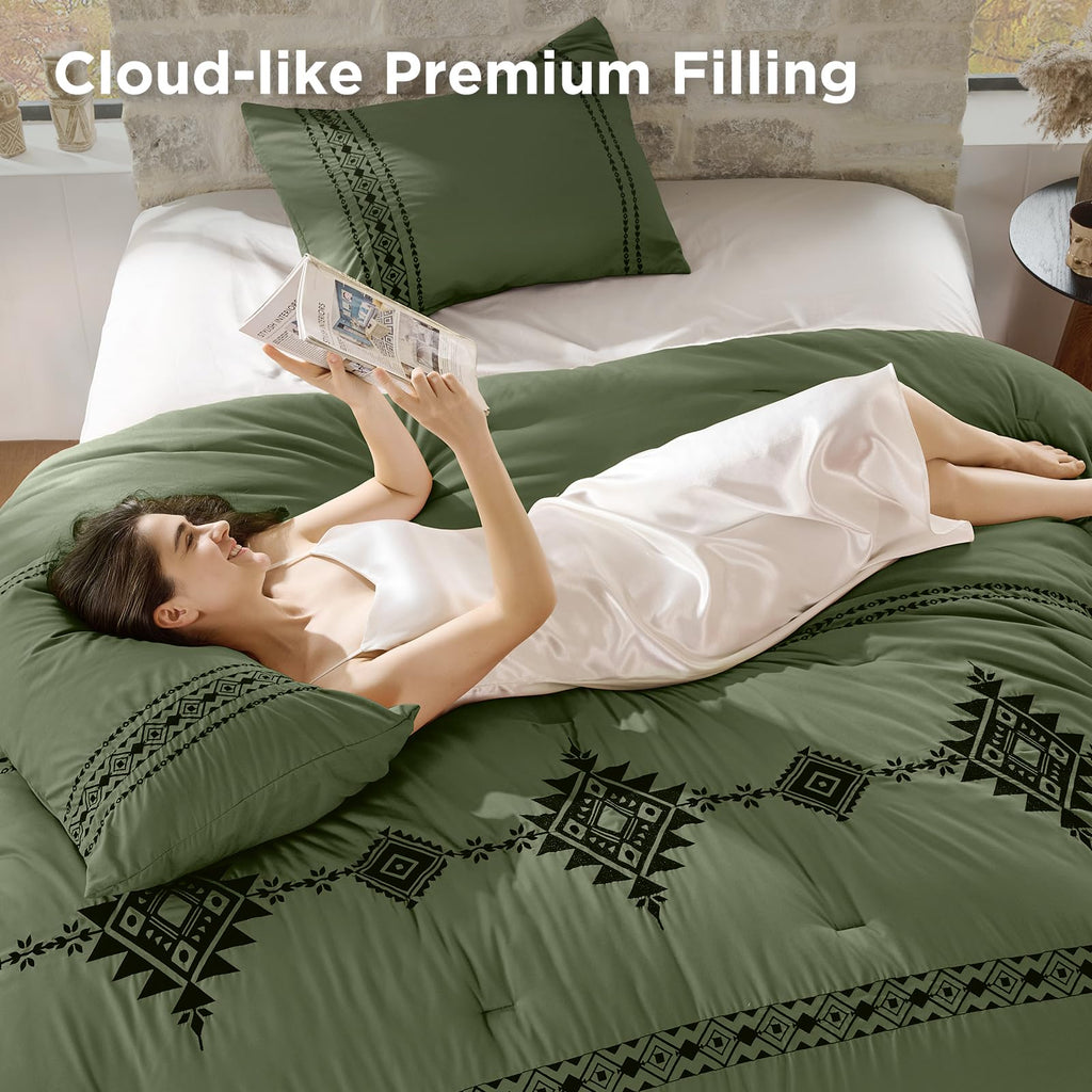 Embroidered Comforter Set King, 3-Piece Boho Bedding, Green