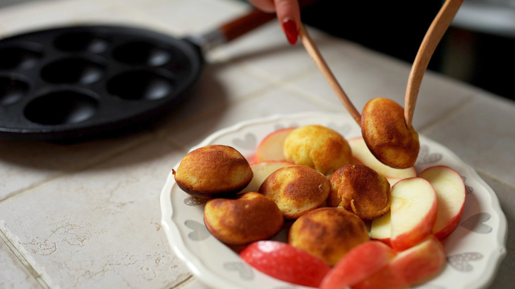 7-Hole Cast Iron Aebleskiver Pan
