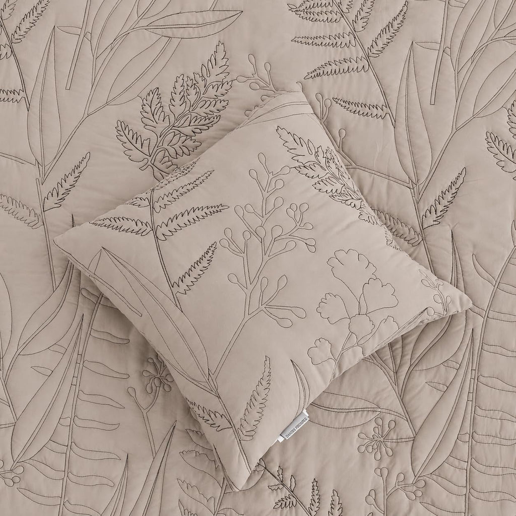 Botanical Oversized Bedspread King - Leaves Pattern Stitching Quilt Set - Elegant & Fresh Style Bedding Coverlets