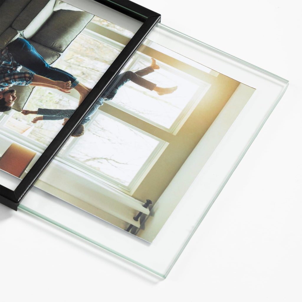 5x7 Floating Picture Frame, Real Glass Cover, Black, 1-Pack