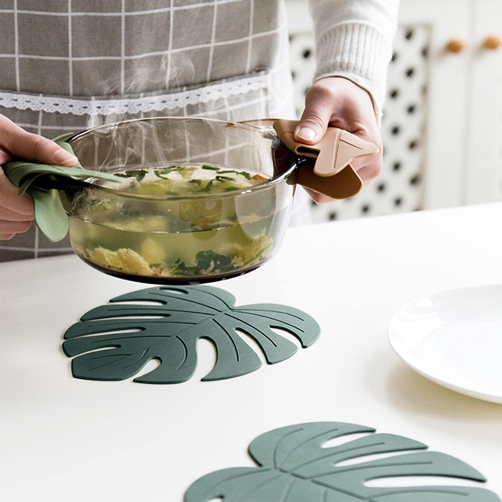 Silicone Trivet Mat, Monstera Pot Holder Hot Pads for Table & Countertop, Soft Rubber Multi-Use Trivets - Set of 2