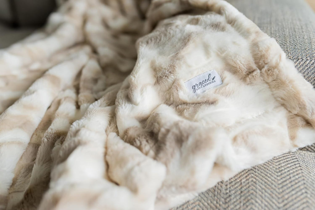 Faux Fur Throw Blanket Soft Marbled Ivory XL 60x80 | Soft faux fur throw blanket with textured design for cozy