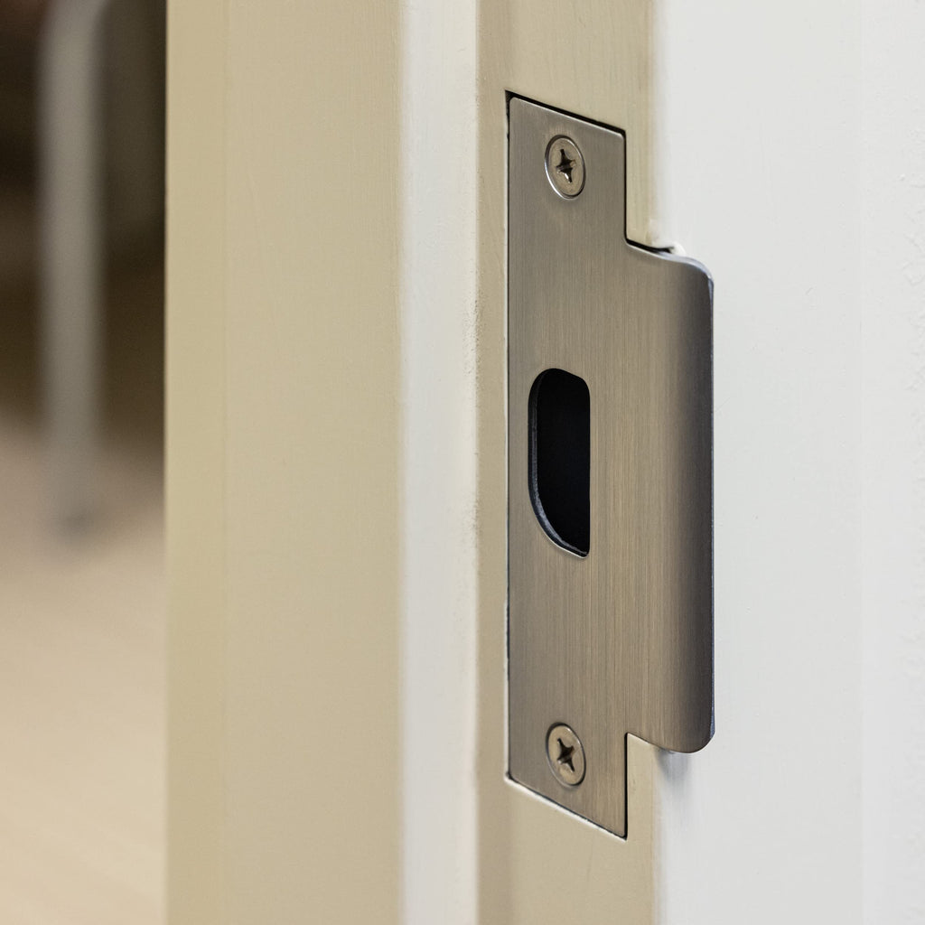 Keyed Entry Door Lock, Commercial Grade Chrome Lever SLCHKE26D
