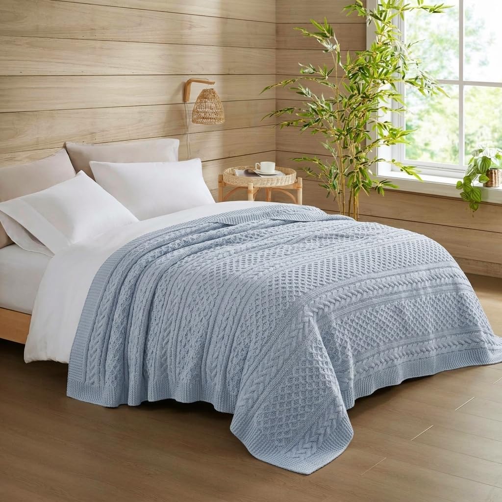 Breathable Bamboo Rayon Summer Blanket, Ultra Soft Cooling Bed Cover for Hot Sleepers, Lightweight Plush Bedding for