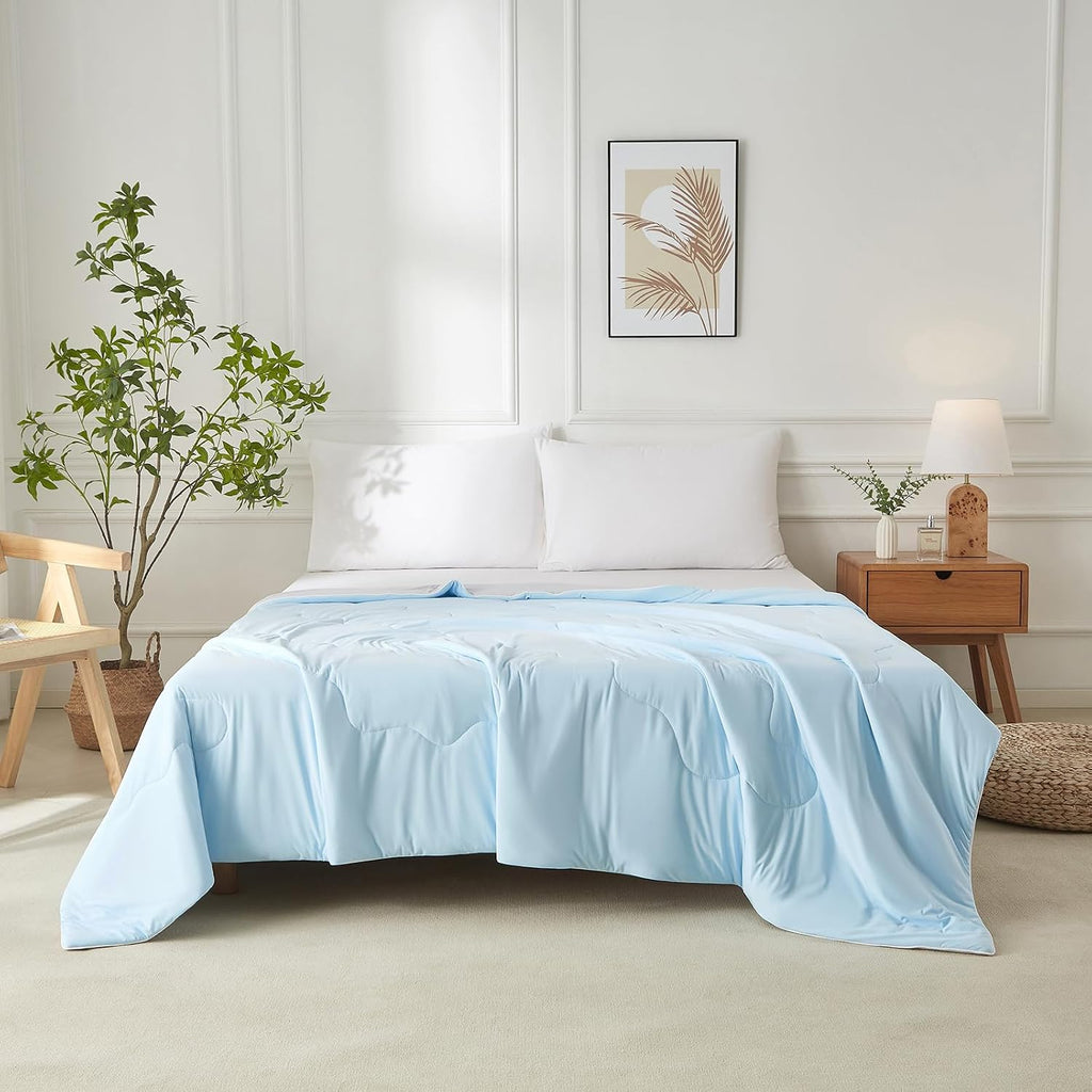 Cooling Comforter King, Q-Max 0.45 Lightweight Breathable Cooling Blanket | Double-Sided Aqua Blue Silk Smooth Summer