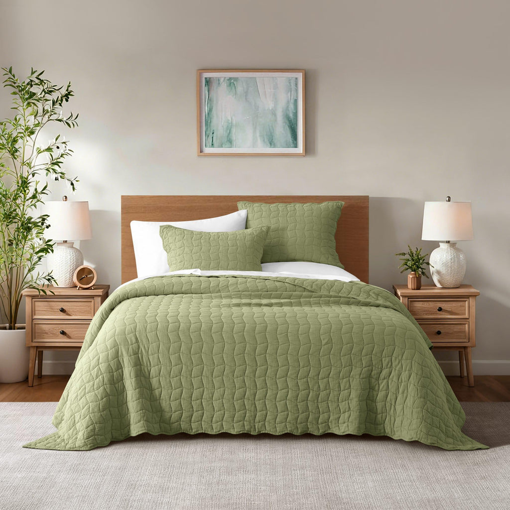 Scalloped Cotton Muslin Quilt Set, Lightweight Mint Green