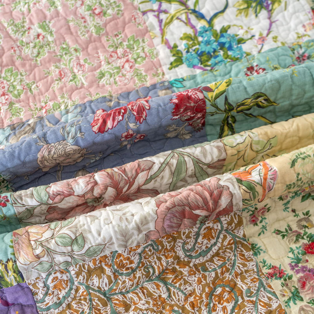 Oversized Queen Quilt Set Patchwork Bedspread (110x118 Inch)