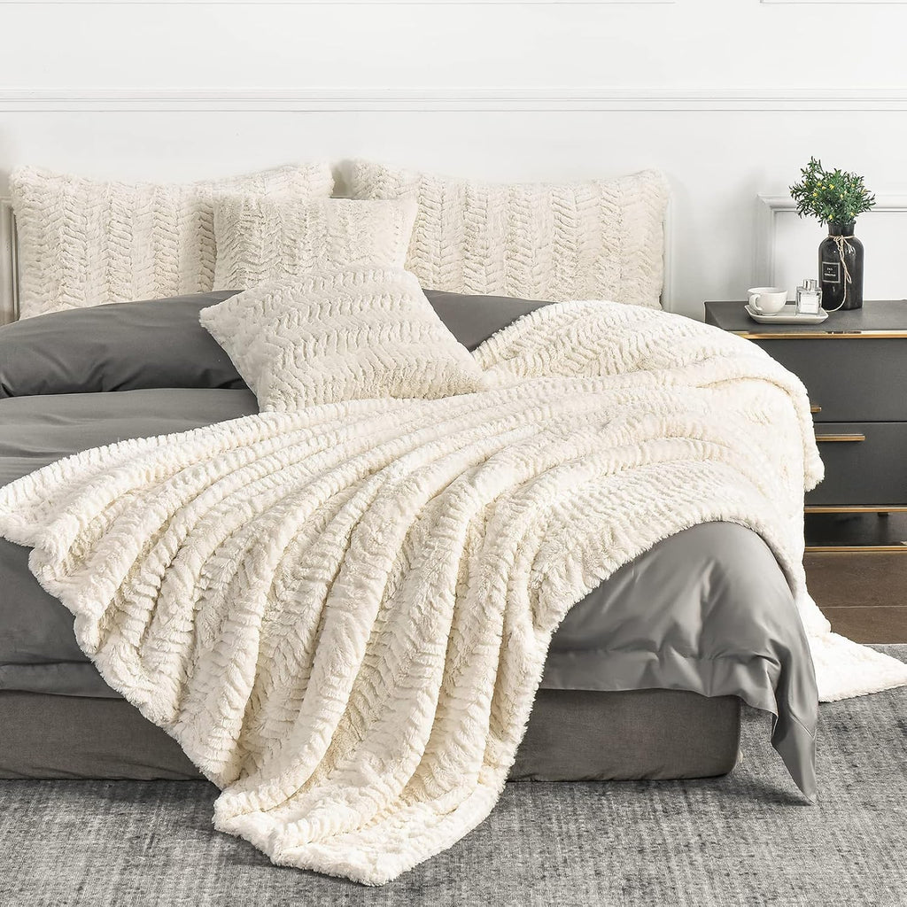 Luxury Double Sided Faux Fur Throw Blanket,700GSM Ultra Soft Fuzzy Thick Throw,Fishbone Pattern, Machine Washable