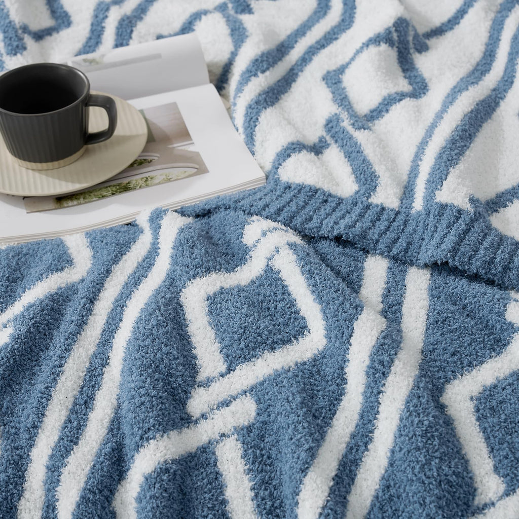 Ultra Soft Boho Throw Blanket for Couch Bed Sofa 50x60 inches, Reversible Geometric Blanket with Diamonds Microfiber