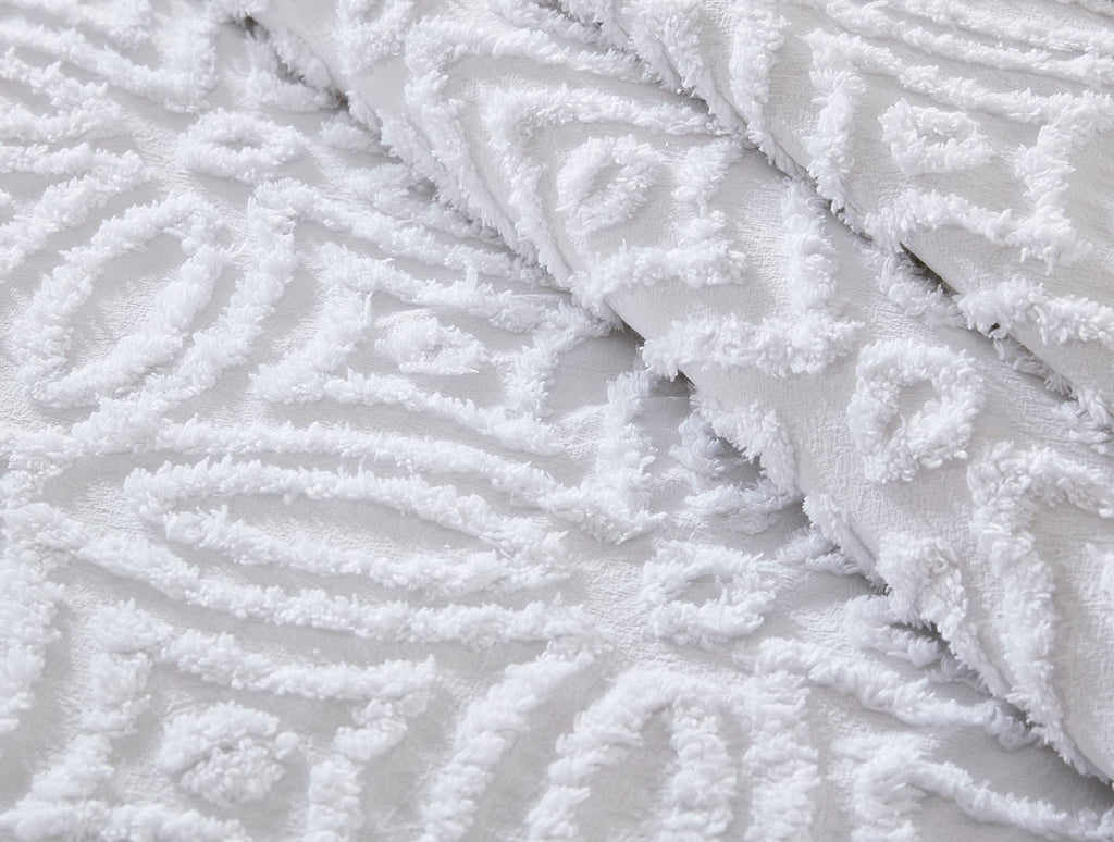 Wedding Ring Queen Cotton Chenille Bedspread, White