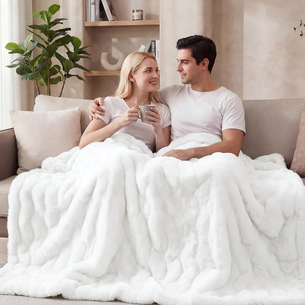 White Furry Blanket King Size Soft Faux Fur Throw Fuzzy Bunny Fur Blanket for Bed Cozy 90x108 Fluffy Blankets King