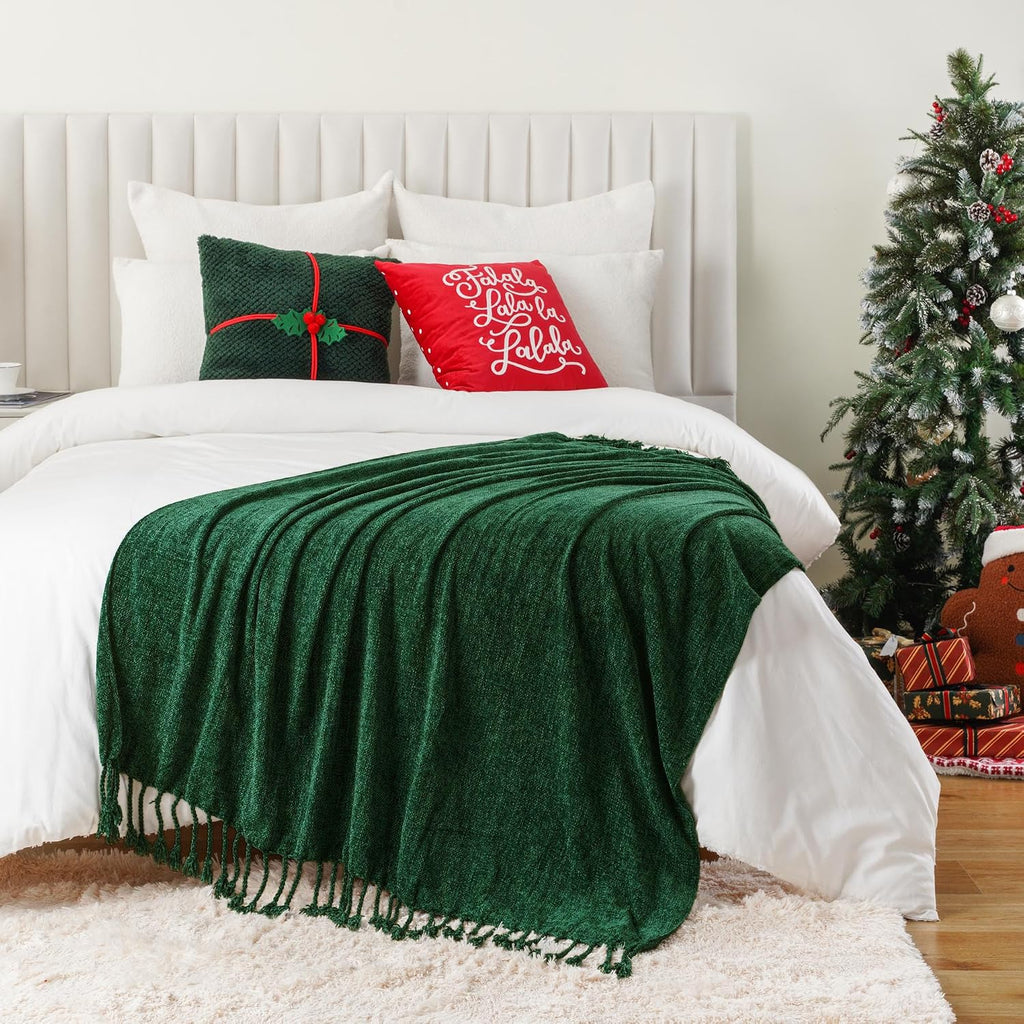 Christmas Green Chenille Throw Blanket, Soft Cozy Knit Blanket with Fringe Tassels, Lightweight Holiday Farmhouse