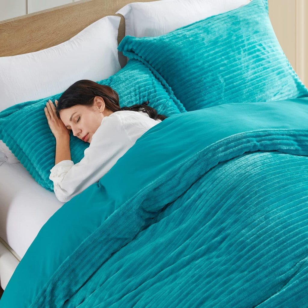 Premium Flannel Duvet Cover Set - 2 PC Reversible Comforter Cover Set with Microfiber Back - 1 Velvet Duvet