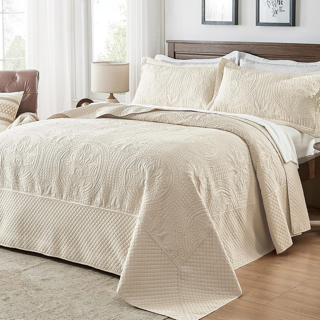 Oversized King Quilt Bedspread 132x 120, Extra Wide Alaska King Quilt, 3 Piece Soft Microfiber Lightweight Super King