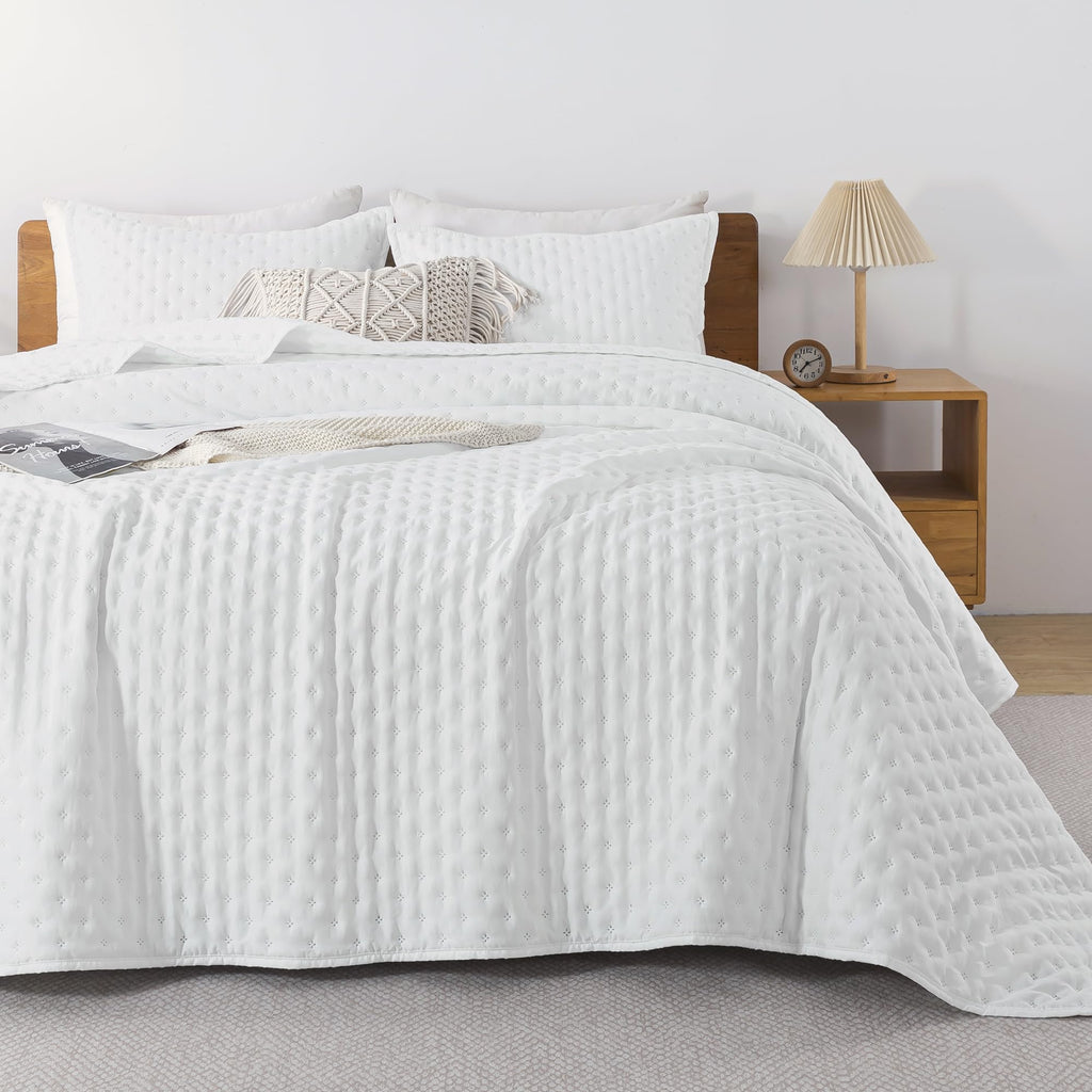 White Quilt Bedding Set, 3 Pieces Bedspread