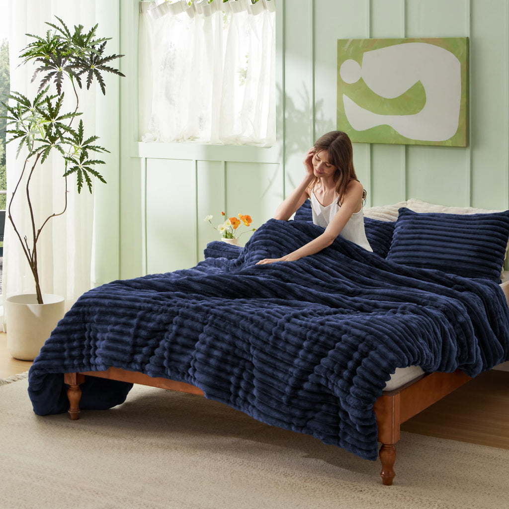 Fluffy Comforter Set, Cozy Fleece Navy Bedding