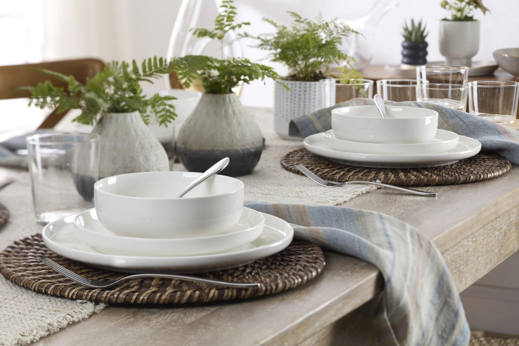 24 Seven White Porcelain 18-Piece Dinnerware Set for 6