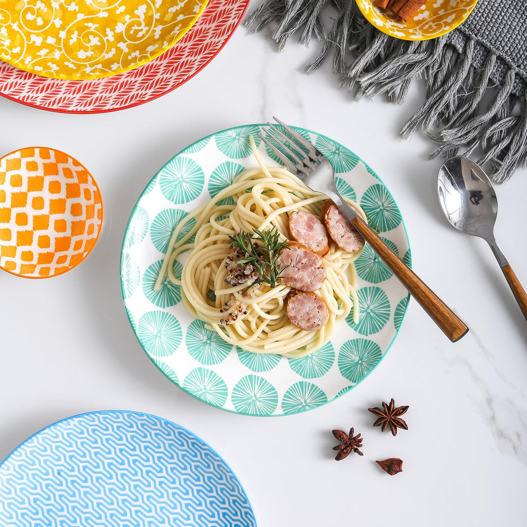 Ceramic Dinnerware Sets for 6, 18 Pieces Plates and Bowls Set, Scratch Resistant Dishes Set, Dishwasher&Microwave