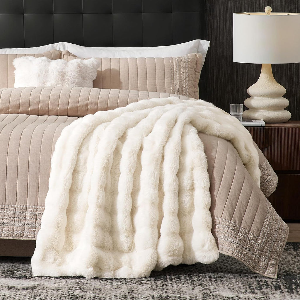 Faux Fur Throw Blanket, Ultra Soft Fuzzy Plush Bubble Blanket for Couch, Bed & Living Room, 60"x80", Cream White