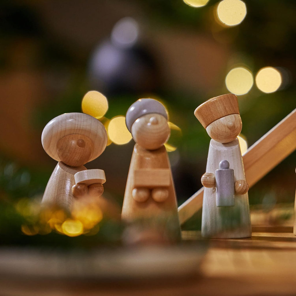 Wooden Nativity Set - Family Keepsake Manger Scene & Nativity Set for Kids in Natural Colors - 13 Sturdy Beechwood
