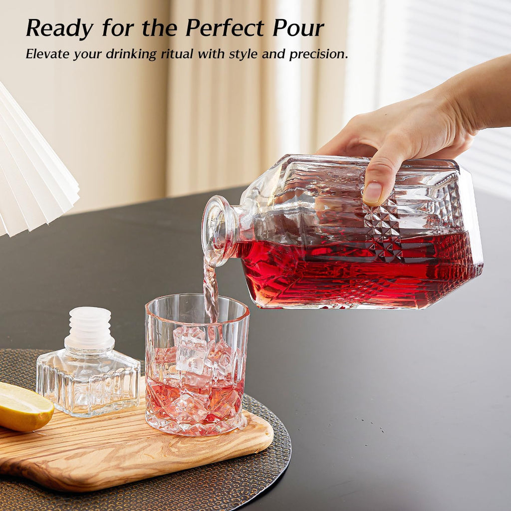 Whiskey Decanter Set for Men, 5-Piece Crystal Glass Decanter Set with 1000ml(33.8 oz) Decanter and 4×230ml(7.8oz) - Set of 5