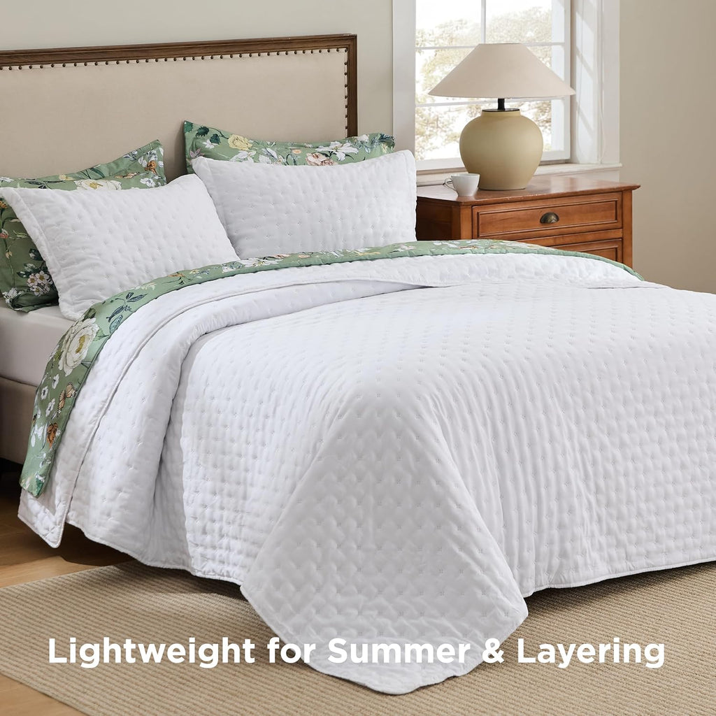 Quilts Queen - Lightweight Comforter Queen for Summer, Bright White Bedspread Quilt with Clover Pattern, Soft