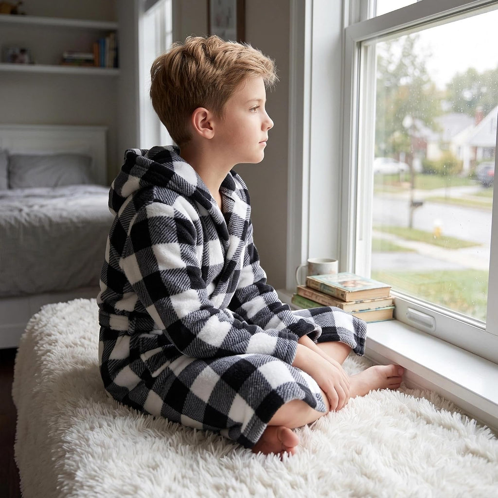 Boys Fleece Hooded Robe, Soft Print Bathrobe Kids 5-14(Black Plaid11-12)