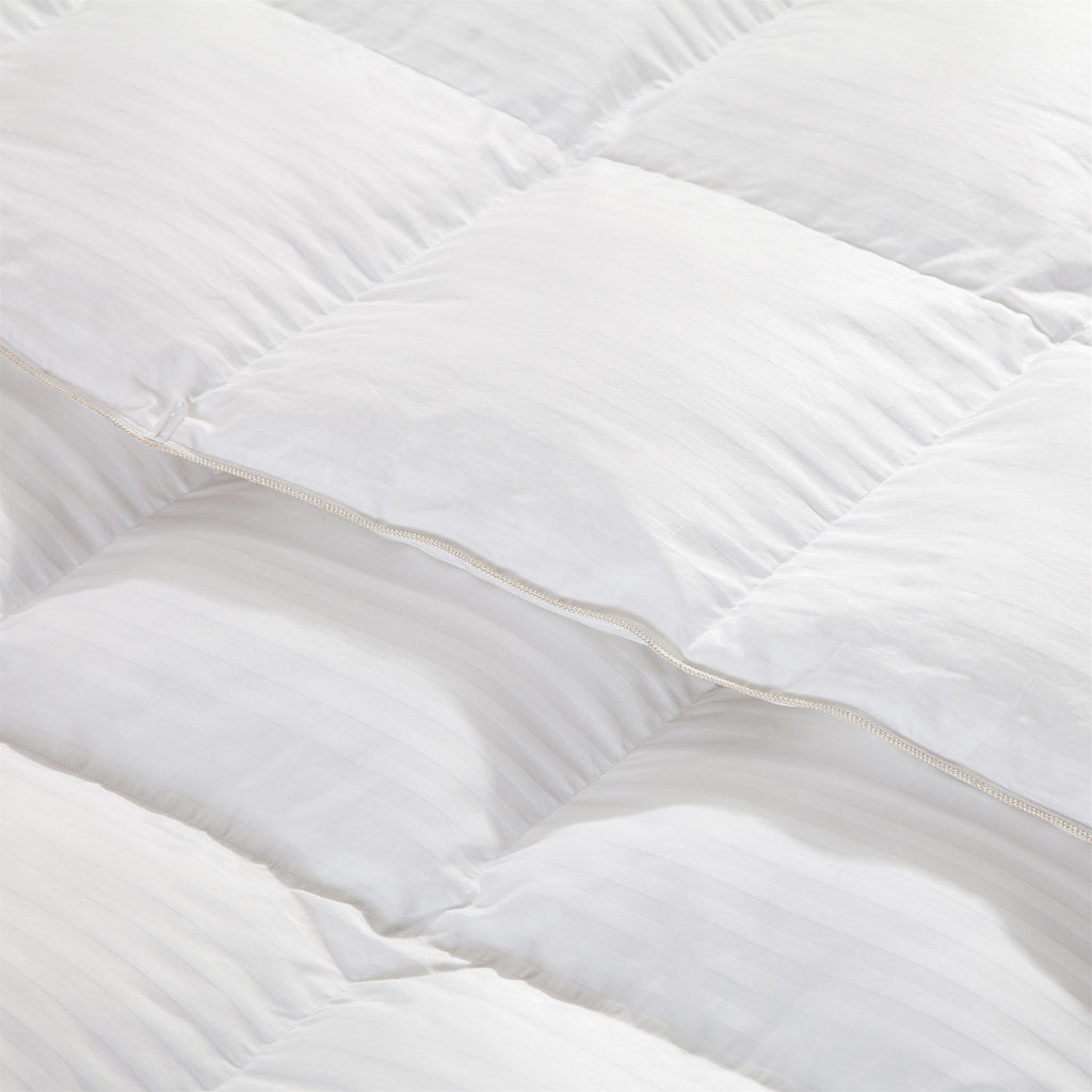 King Size Super Luxurious White Damask Stripe Siberian Goose Down Comforter, Baffle Box Design, 100 Percent Egyptian