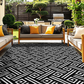 Outdoor Rug, Plastic Straw Rug, White & Black