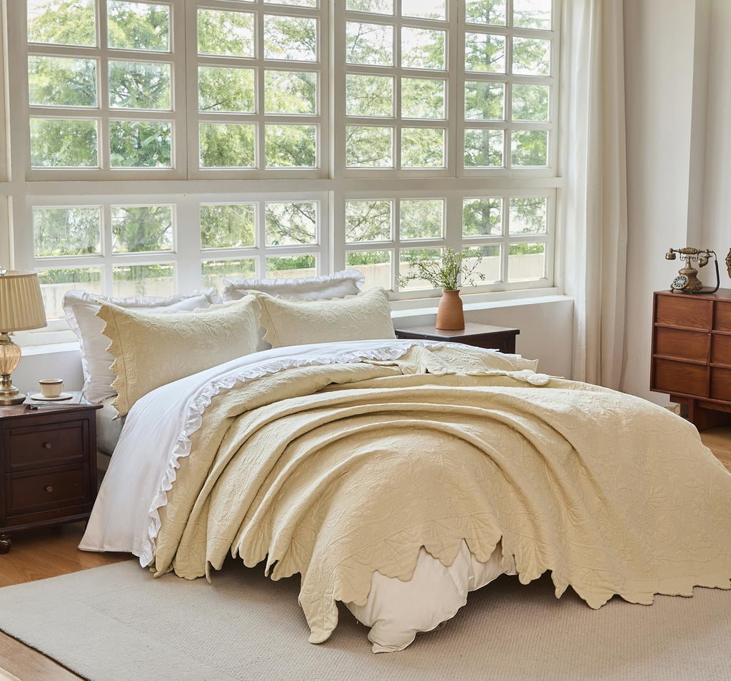 Beige Cotton Quilt Set Scalloped Matelasse Coverlet 3PC