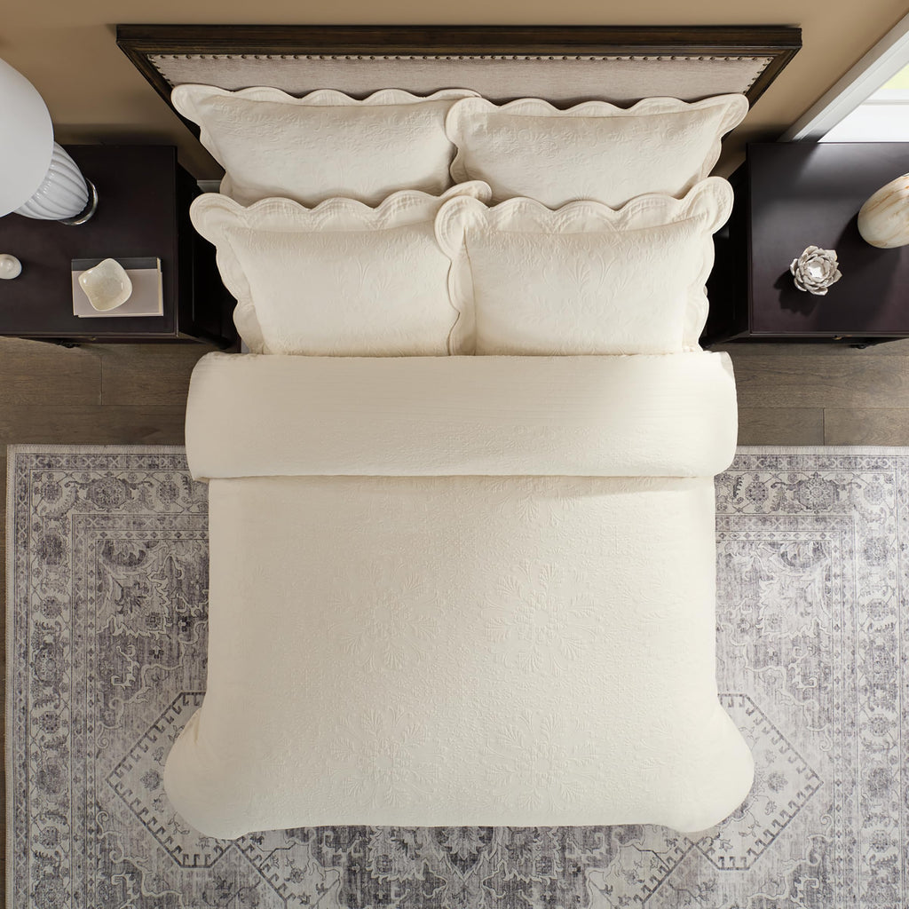 Charleston Charleston Estate Modern Farmhouse Floral Matelasse Coverlet with Scalloped Edges, 100% Cotton Breathable