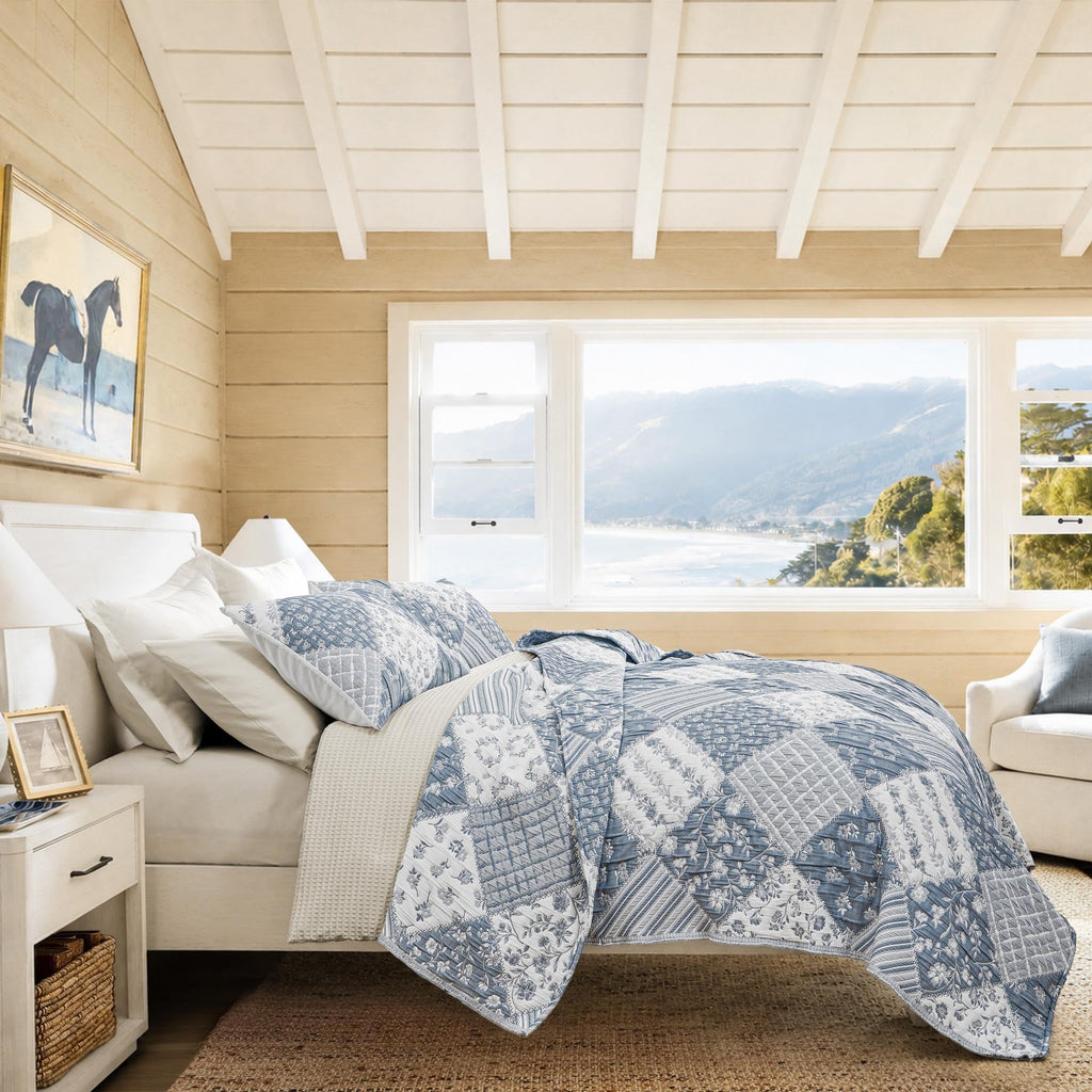 Jacquard Patchwork Quilt Set - 3 Piece Lightweight Blue White Bedspread Set for Spring Summer, Soft