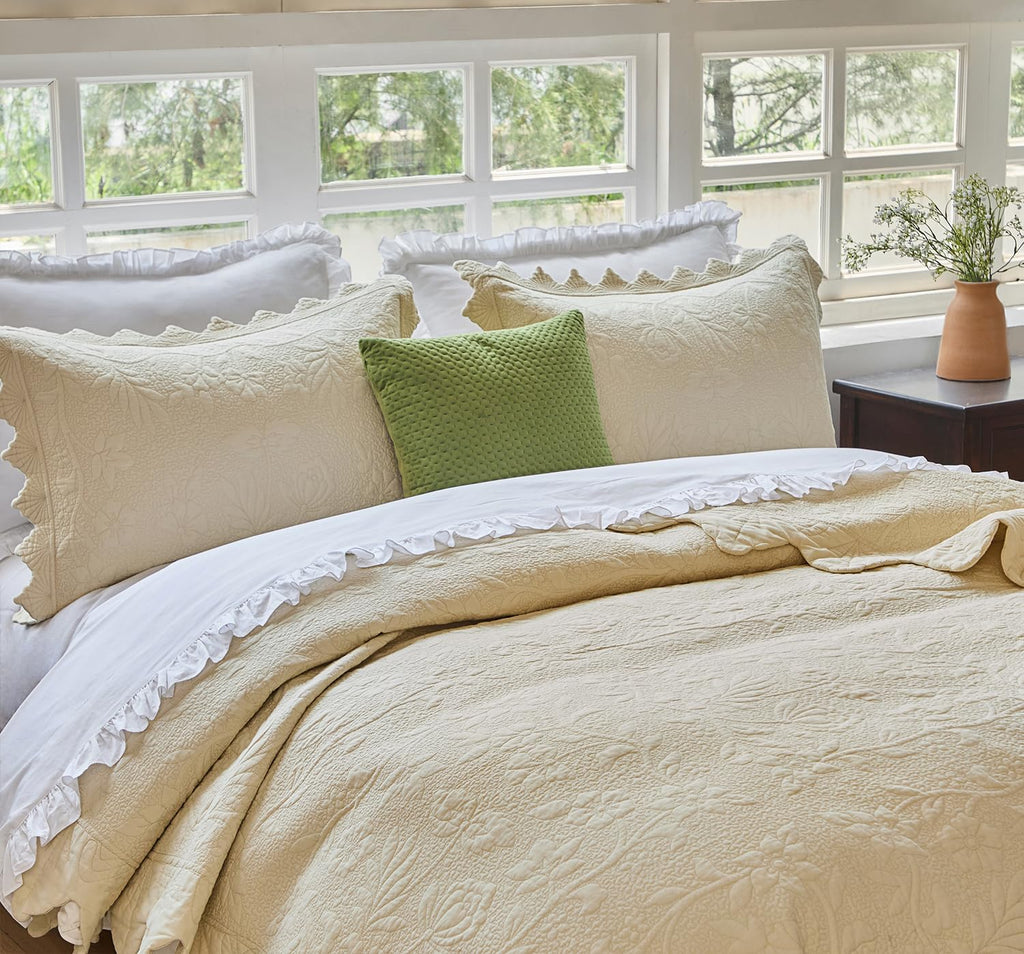 Beige Cotton Quilt Set Scalloped Matelasse Coverlet 3PC