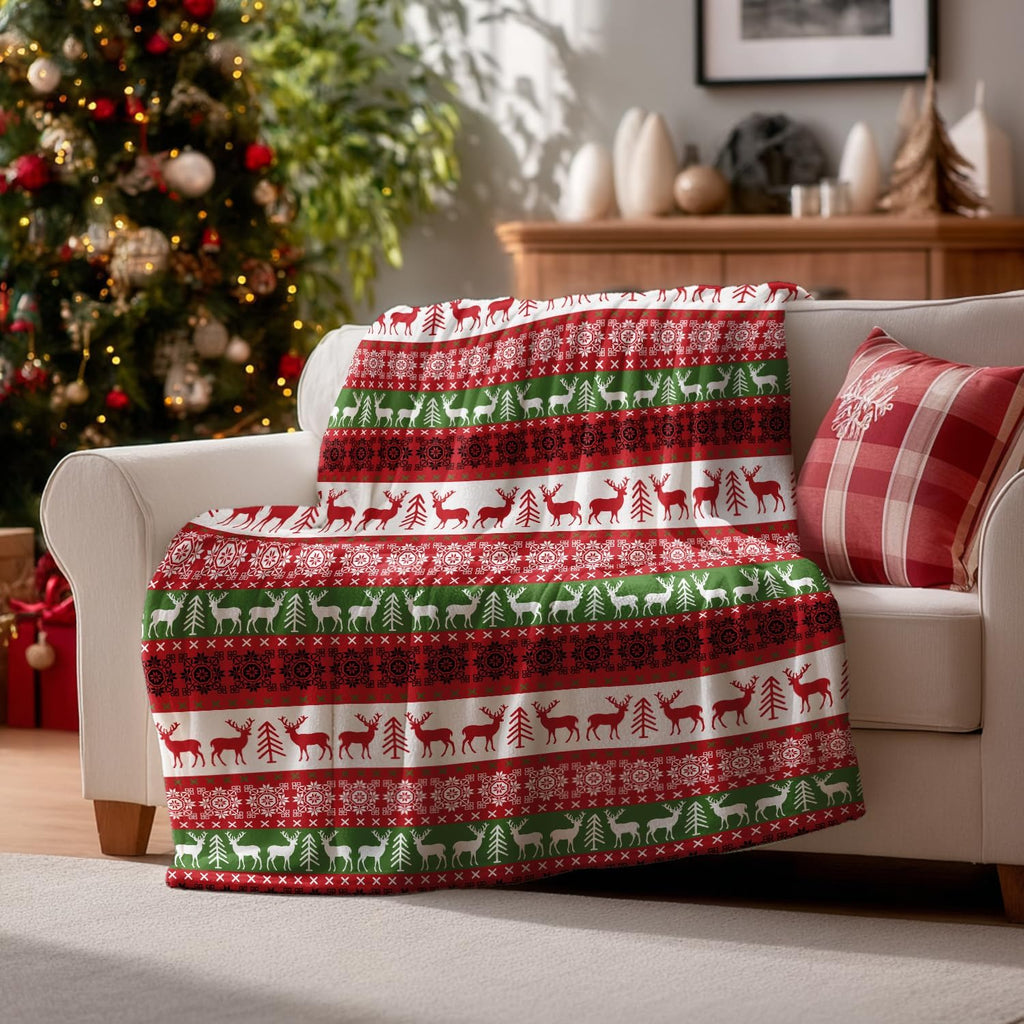 Christmas Flannel Blanket Throw, Green Reindeer Soft Fuzzy Plush Cozy Fleece Blankets for Couch Sofa Bed Lounging