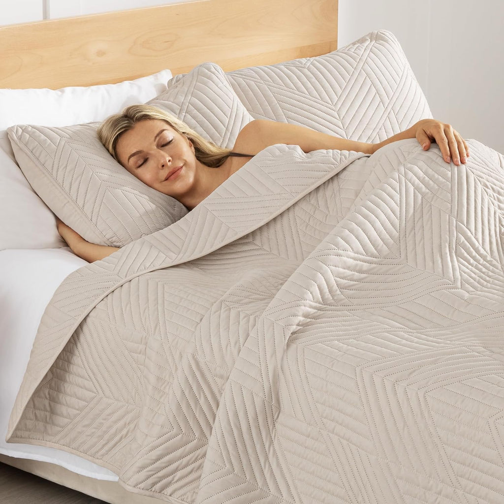 Ultrasonic King Quilt Bedding Set, Lightweight Brich Beige Bedspreads Soft Modern Geometric Coverlet Set for All