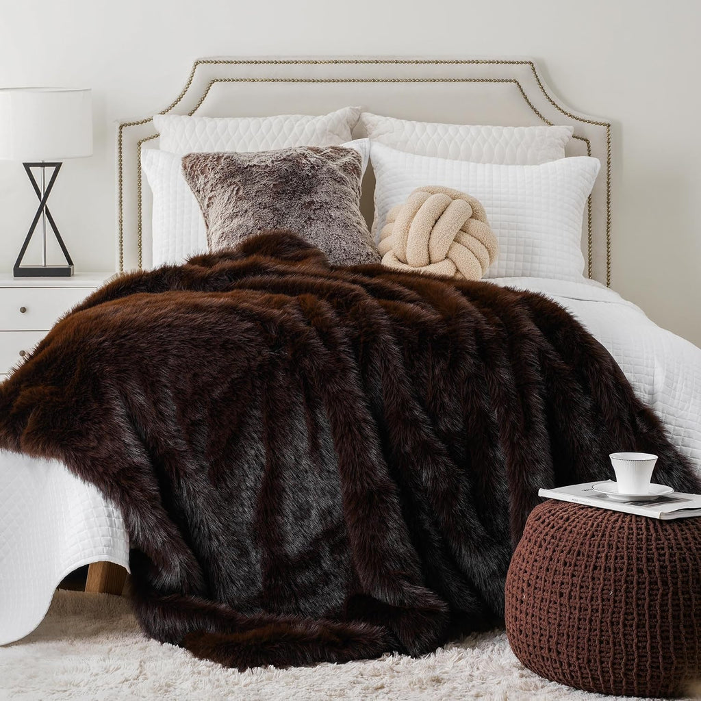 Luxury Brown Faux Fur Throw Blanket, Large Soft Warm Cozy Fuzzy Fluffy Fur Blankets and Throws for Bed, Home Decor