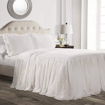 Ruffle Skirt Bedspread Set - 3-Piece Luxurious Farmhouse Bedding - Elegant Ruffle Detail - Timeless Style - Soft