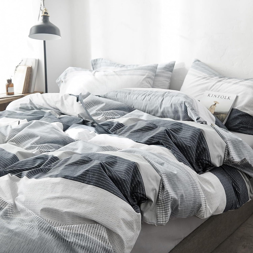 Striped Comforter Set, Modern Style Blue Grey Stripes Pattern Printed Bedding Set, Lightweight 3 Pieces