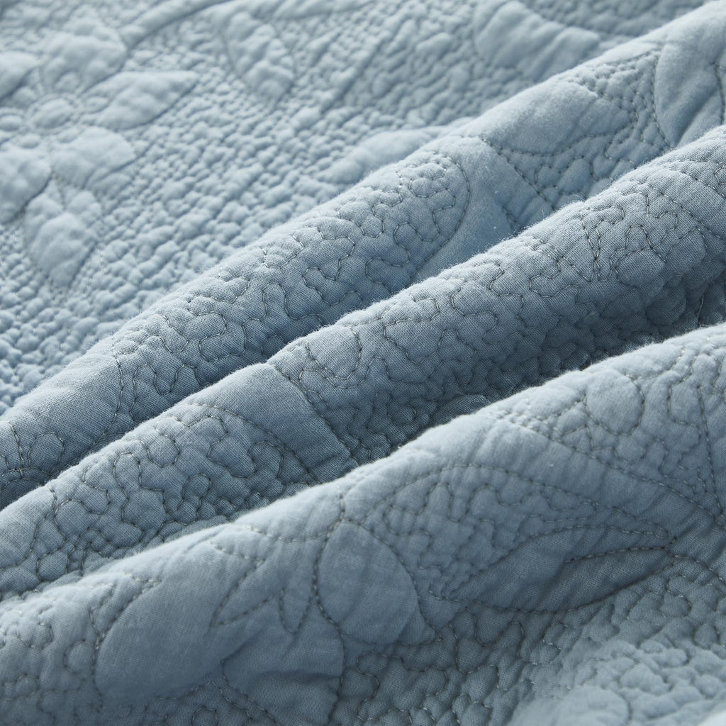Queen Size Quilt Set Cotton Shabby Chic Bedding Light Blue Floral Vine Cottage Matelasse Coverlet Set Ruffle