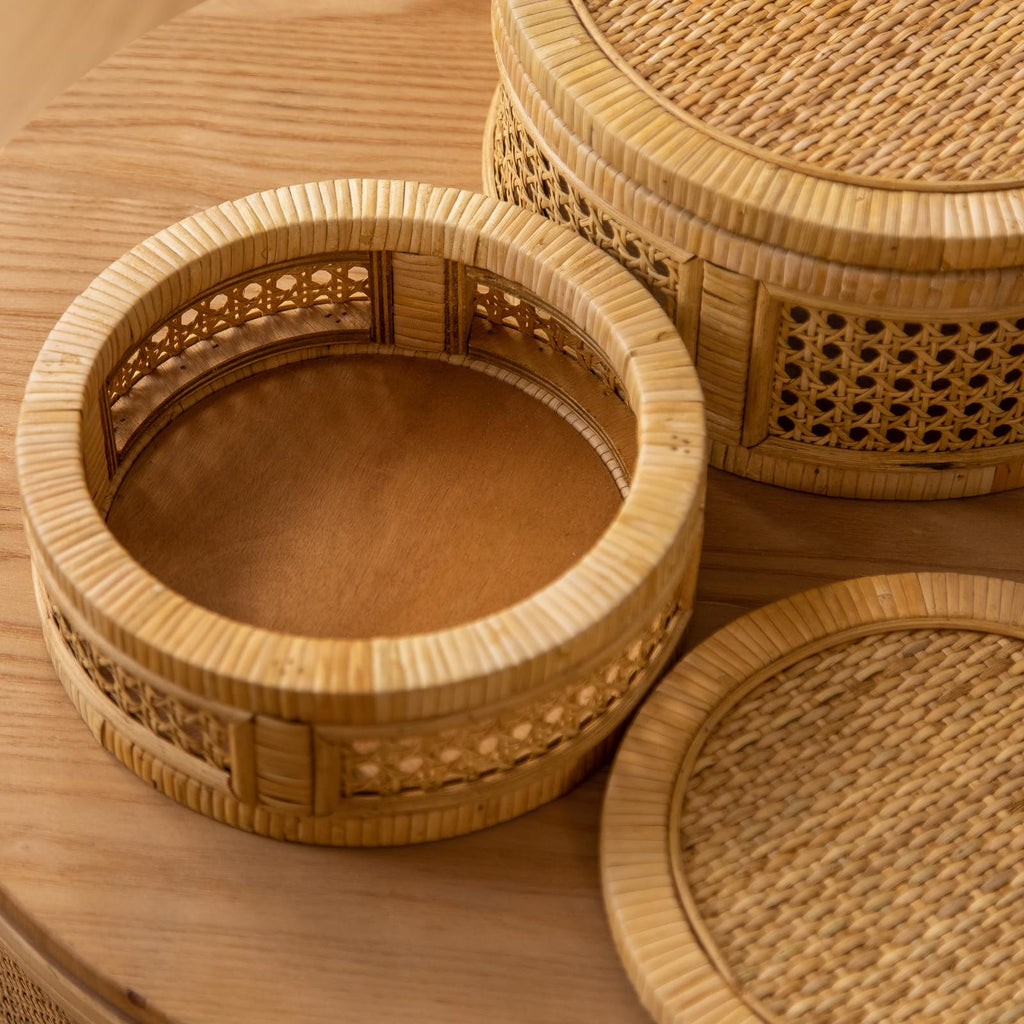 Rattan Decorative Box, Boho Decorative Boxes with Lids, Set of 2 Round Farmhouse Wicker Storage Box, Natural Woven
