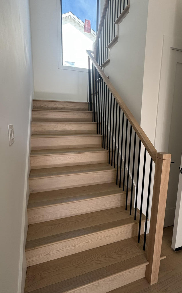 350N - Notched Newel - 3 1/2" x 48" - Clean Routed Design (Red Oak)